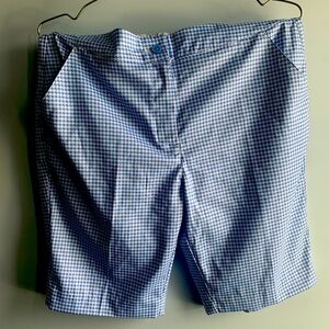 Women’s golf shorts.    Light weight, knee length